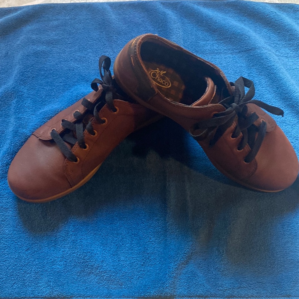 Chaco lace up leather shoes